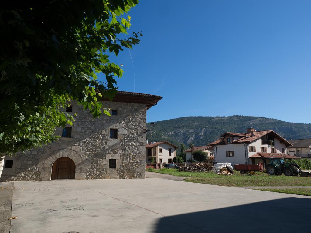 Casa Rural Martxoenea Landetxea Hotel Arruazu Luaran gambar