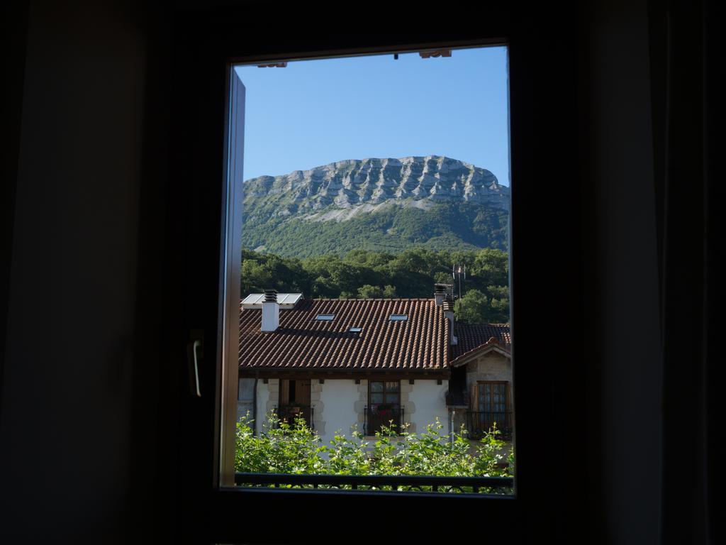 Casa Rural Martxoenea Landetxea Hotel Arruazu Luaran gambar